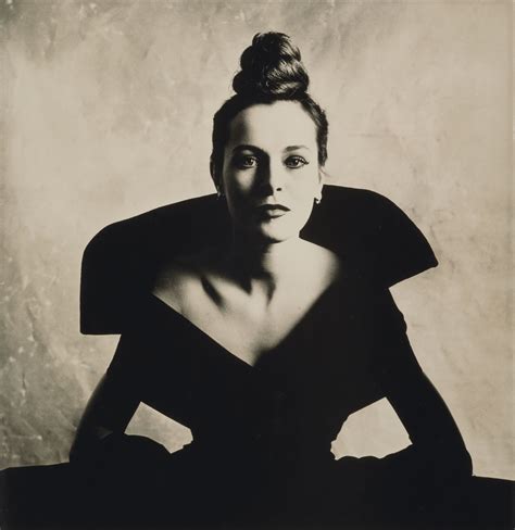 Lot 17: IRVING PENN 